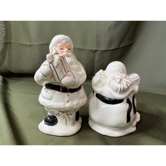Macy's CIB Home for the Holidays Santa & Gift Bag Salt & Pepper Shakers w/box - Picture 1 of 8
